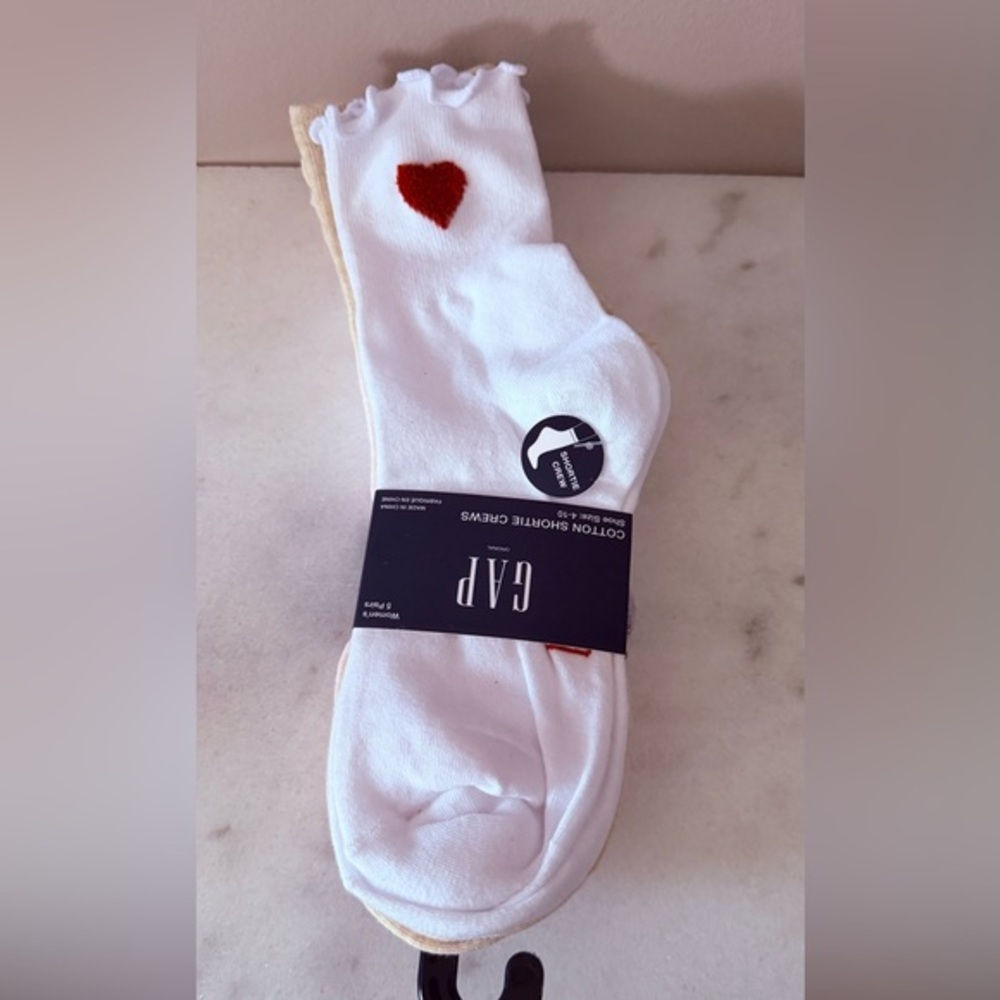 GAP Classic heart Crew Socks 5 pairs - Picture 2 of 9